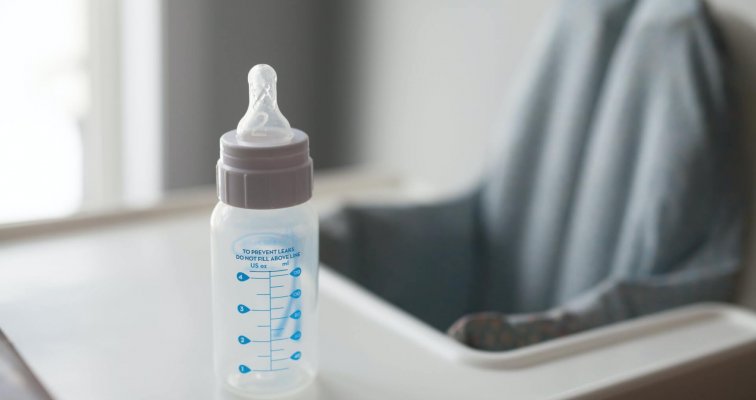 Bioactive ingredients of infant formula and follow-on milk and infant formula